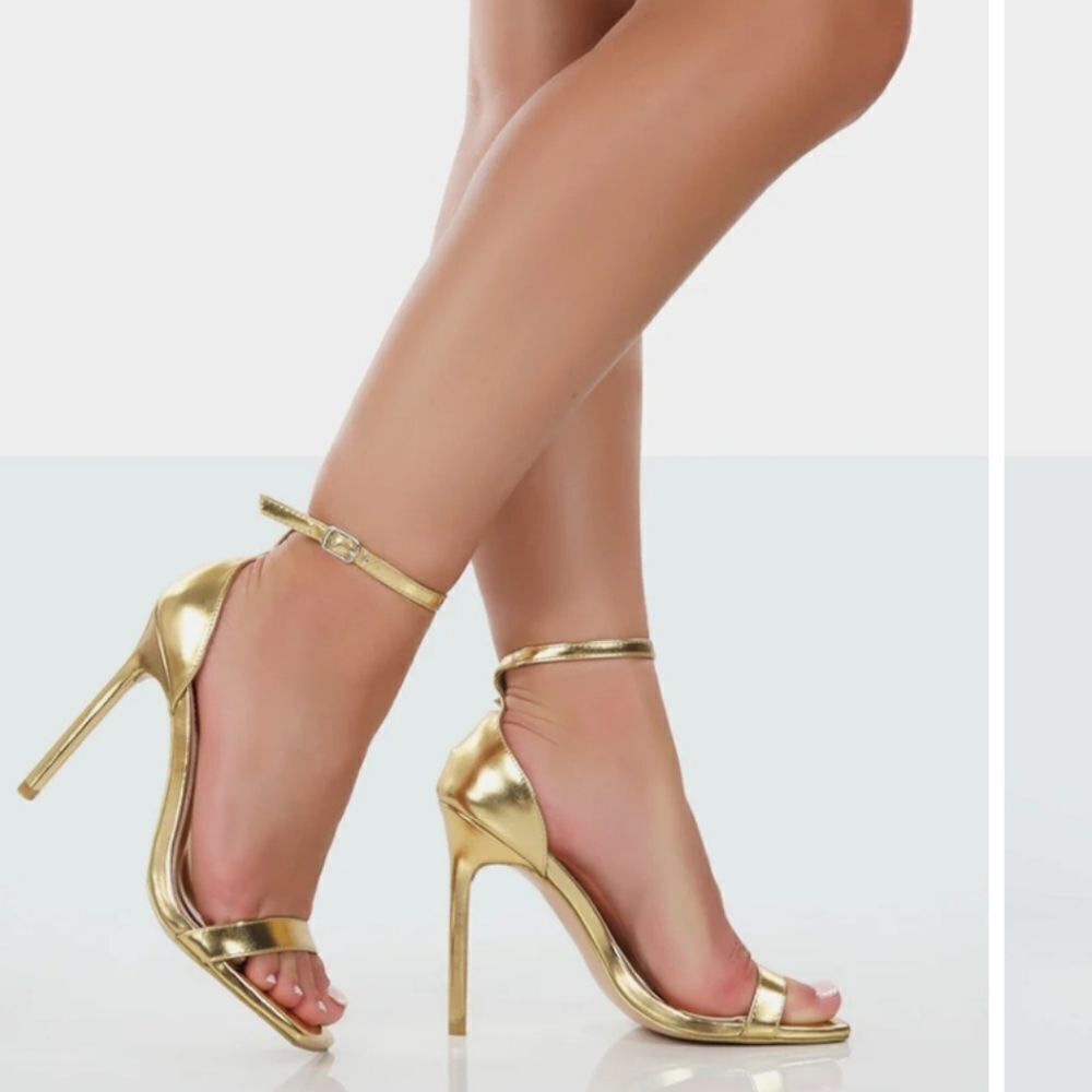 BRAND NEW MELLY ZOANNA ADJUSTABLE BUCKLE ANKLE STRAP ONE BAND STRAP SANDAL
